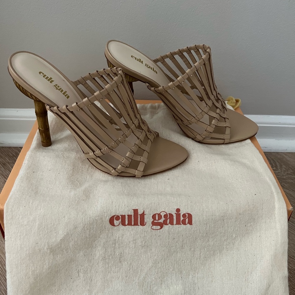 Cult Gaia Size 37 (6.5)